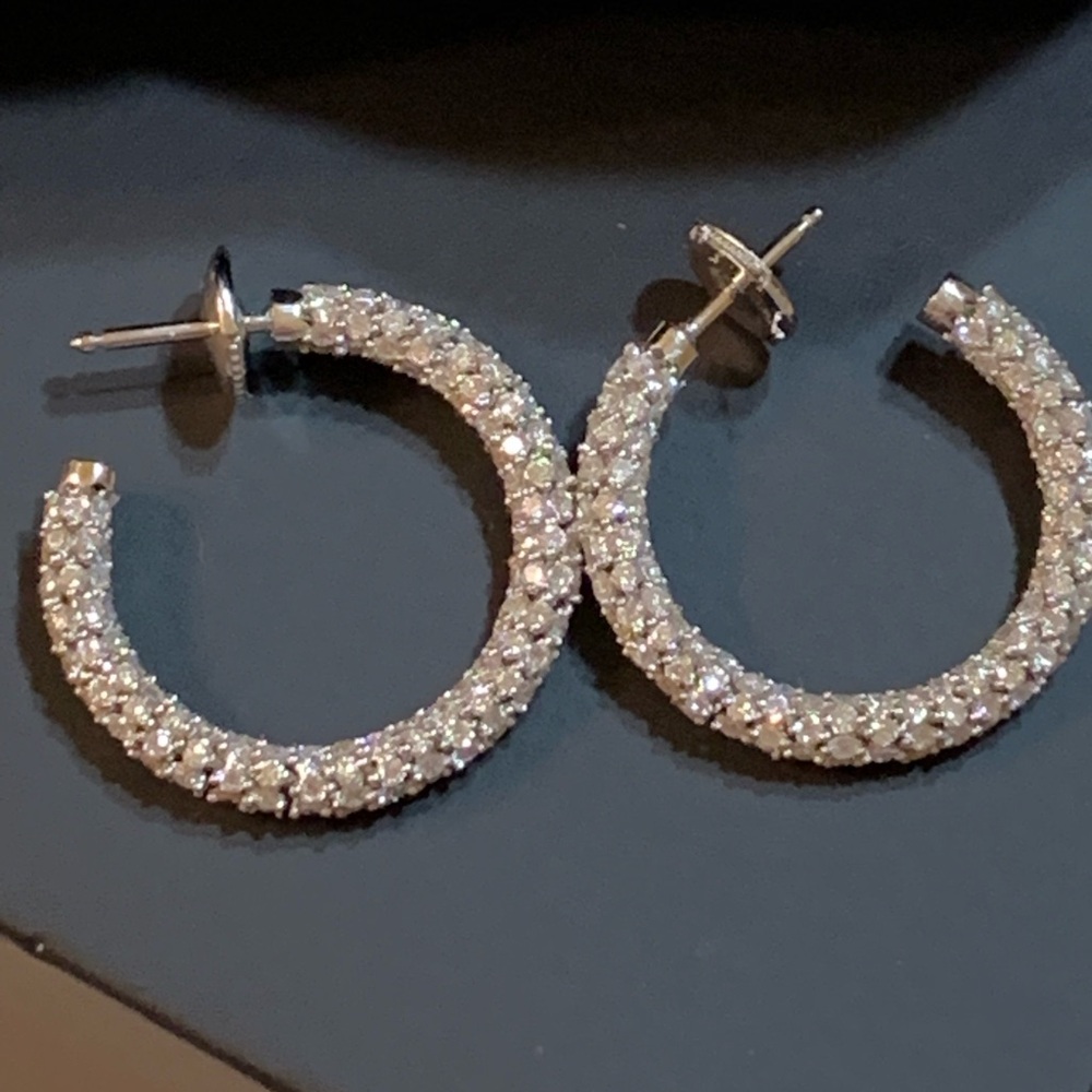 Roberto Demeglio Gioconda Collection Pave Dismond Hoop Earrings 18K WG